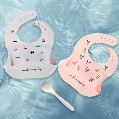 Einstellbare Silikon -Fütterung Bibs.jpeg